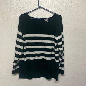 White and green stopped sweater high low